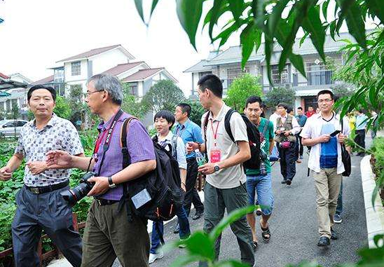 重庆快车打动人们并获得安慰。双11谁不买东西