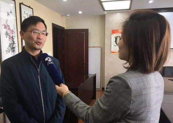 热门:“给1000元，帮我教训她”玉林3名男子“伏击”夫妻当街殴打