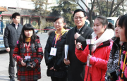 2月17日24: 00之前，重庆的大学、中小学不得开学