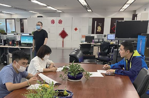 重庆快车打动人们并获得安慰。双11谁不买东西