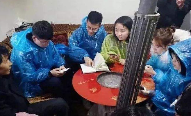 重庆出台了一项新的医疗保险政策，帮助有需要的人参加医疗保险