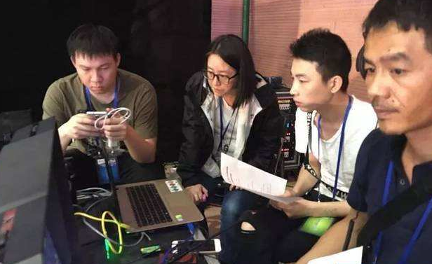 “上海执法类公务员改革一线执法员收入或比局长多”